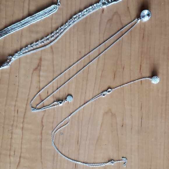 Lot of 4 Necklaces 1 set of earings - Picture 1 of 7